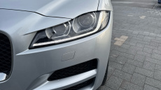 Jaguar F-Pace 2.0d Portfolio 5dr Auto AWD Diesel Estate